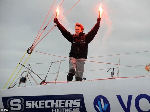 Mike Perham arrival off the Lizard in Cornwall at the end of his circumnavigation © SW